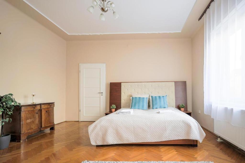 Downtown Vintage Home By Bella Budapest Kültér fotó