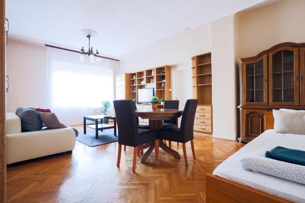 Downtown Vintage Home By Bella Budapest Kültér fotó